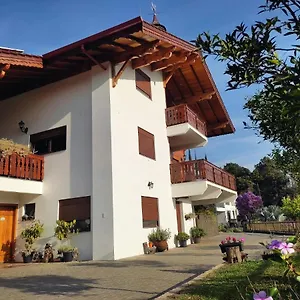 Apartamento Viena, Treze Tílias